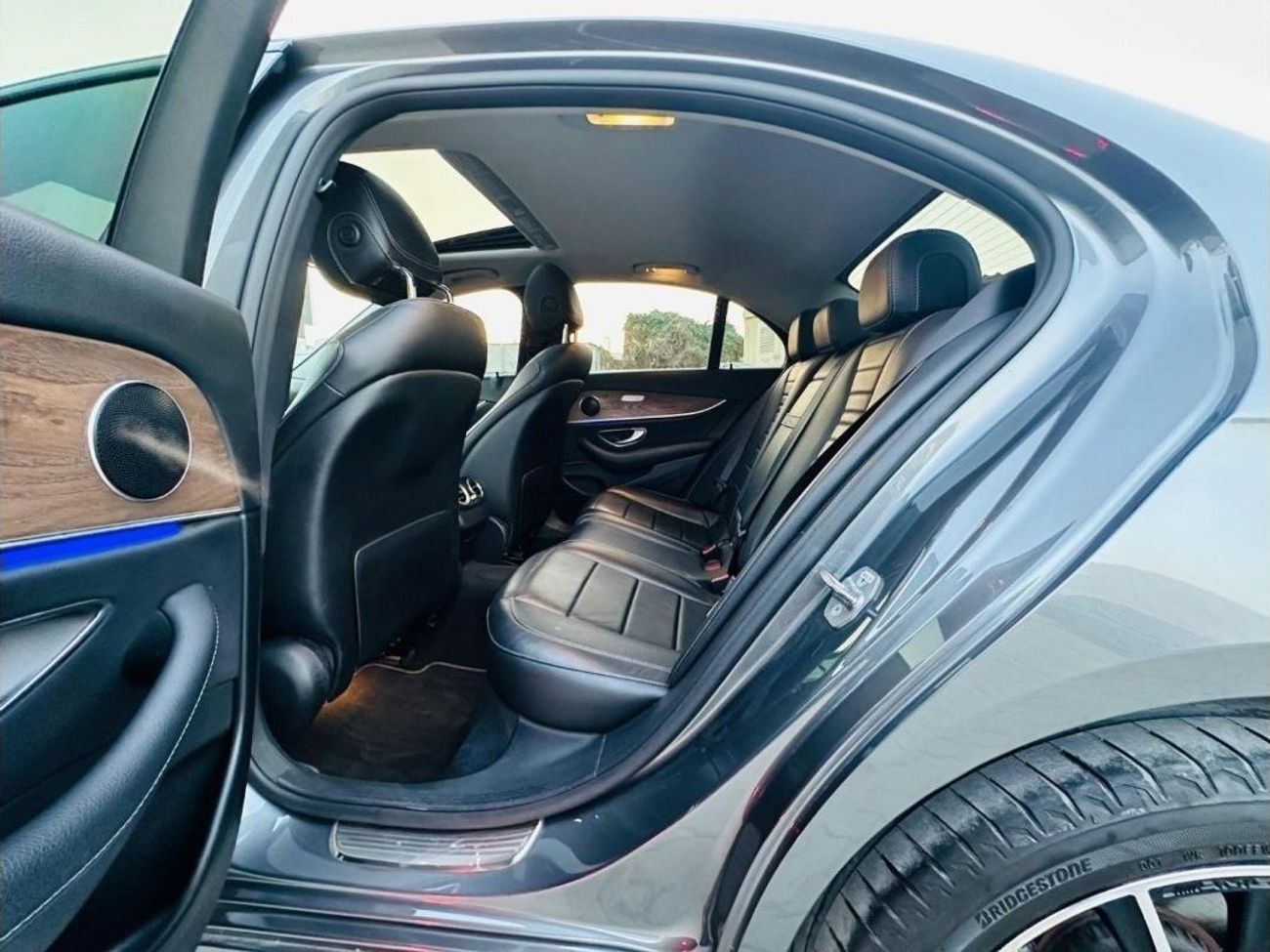 Mercedes-Benz E300 Std AED 2060 PM MERCEDES-BENZ E300 0% DP WELL MAINTAINED