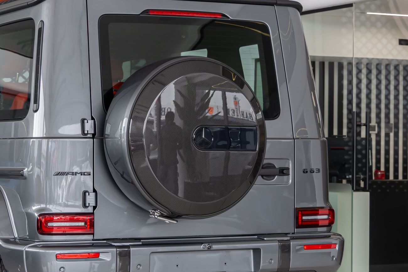 Mercedes-Benz G 63 AMG Double Night Pack|Fully Loaded|2026 Fully Cardbon Fiber |Gargash Auto Warranty PERFOMANCE PACKAGE