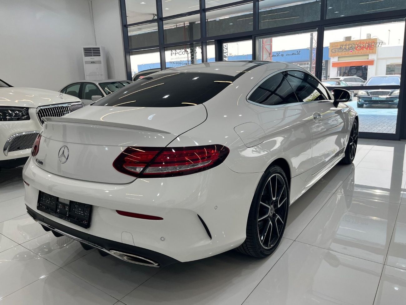 مرسيدس بنز C 200 Premium 2.0L