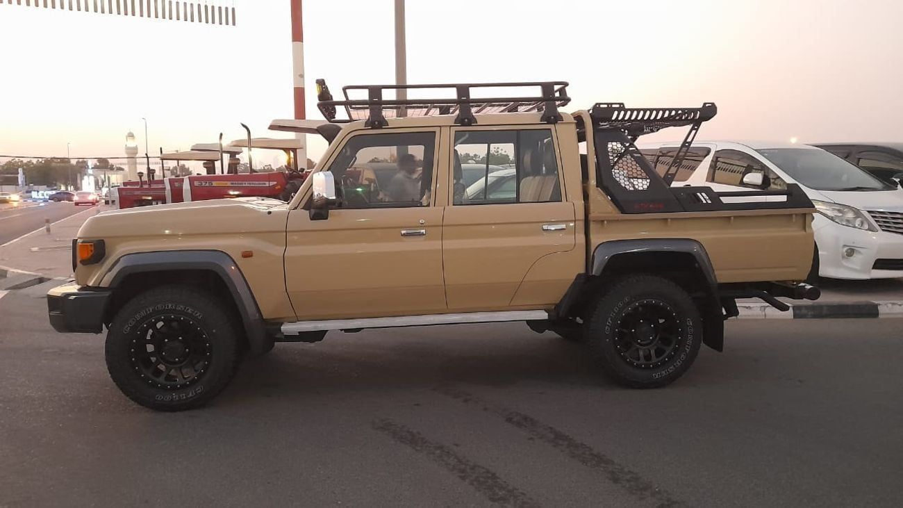 تويوتا لاند كروزر بيك آب V8 MANUAL RHD