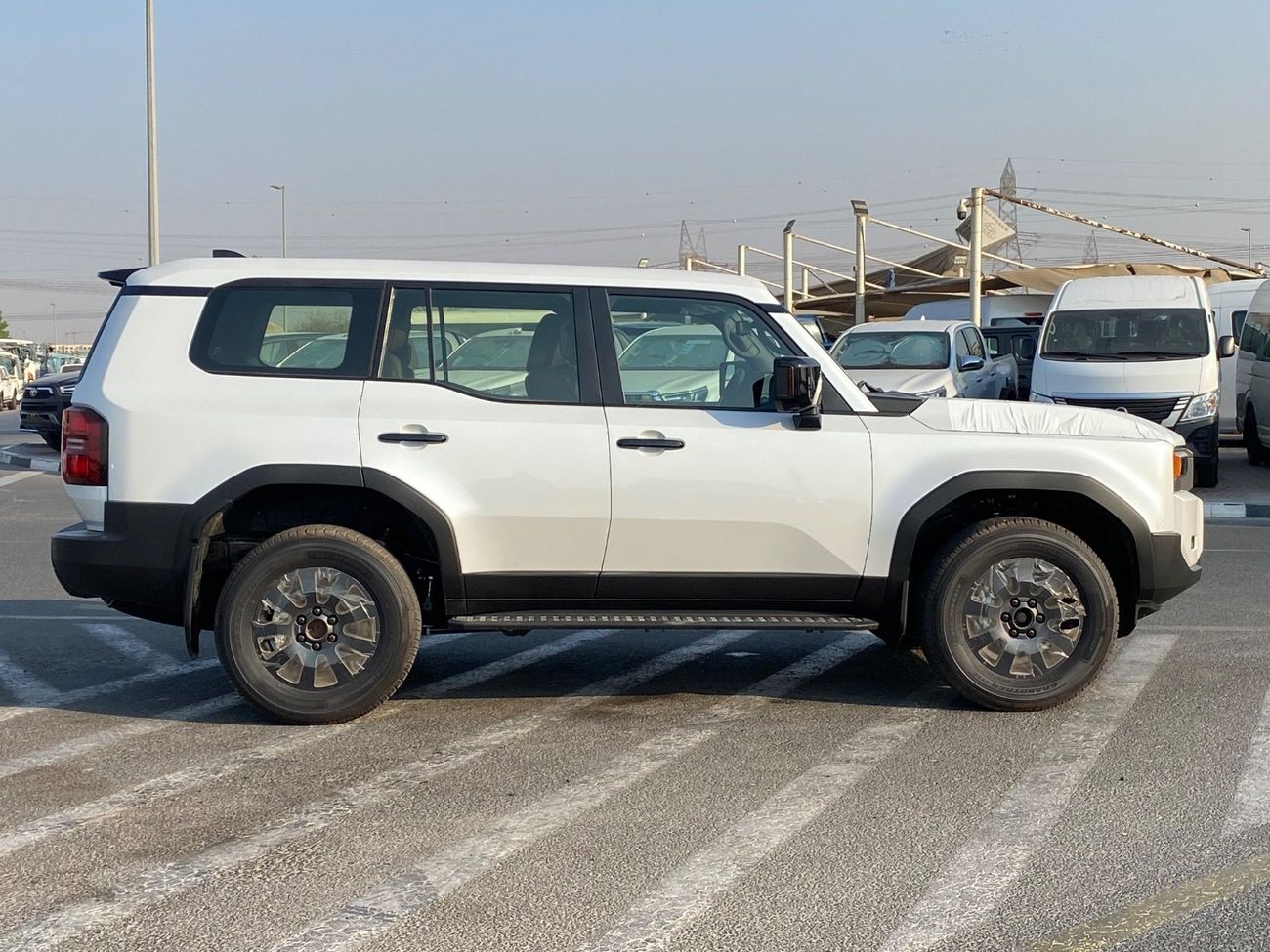 تويوتا برادو Adventure Dual Tone 2.4T