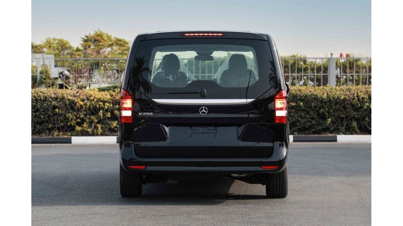 مرسيدس بنز V 250 2024 MBZ V250 2.0 4X2 VCLASS - أسود سبج ME داخل أسود | تصدير فقط
