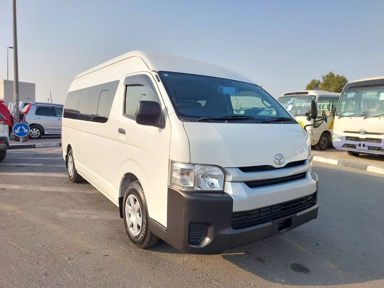 Toyota Hiace TOYOTA HIACE COMMUTER VAN RHD 2015 MODEL 2.7 L PETROL AUTOMATIC(PM54137)