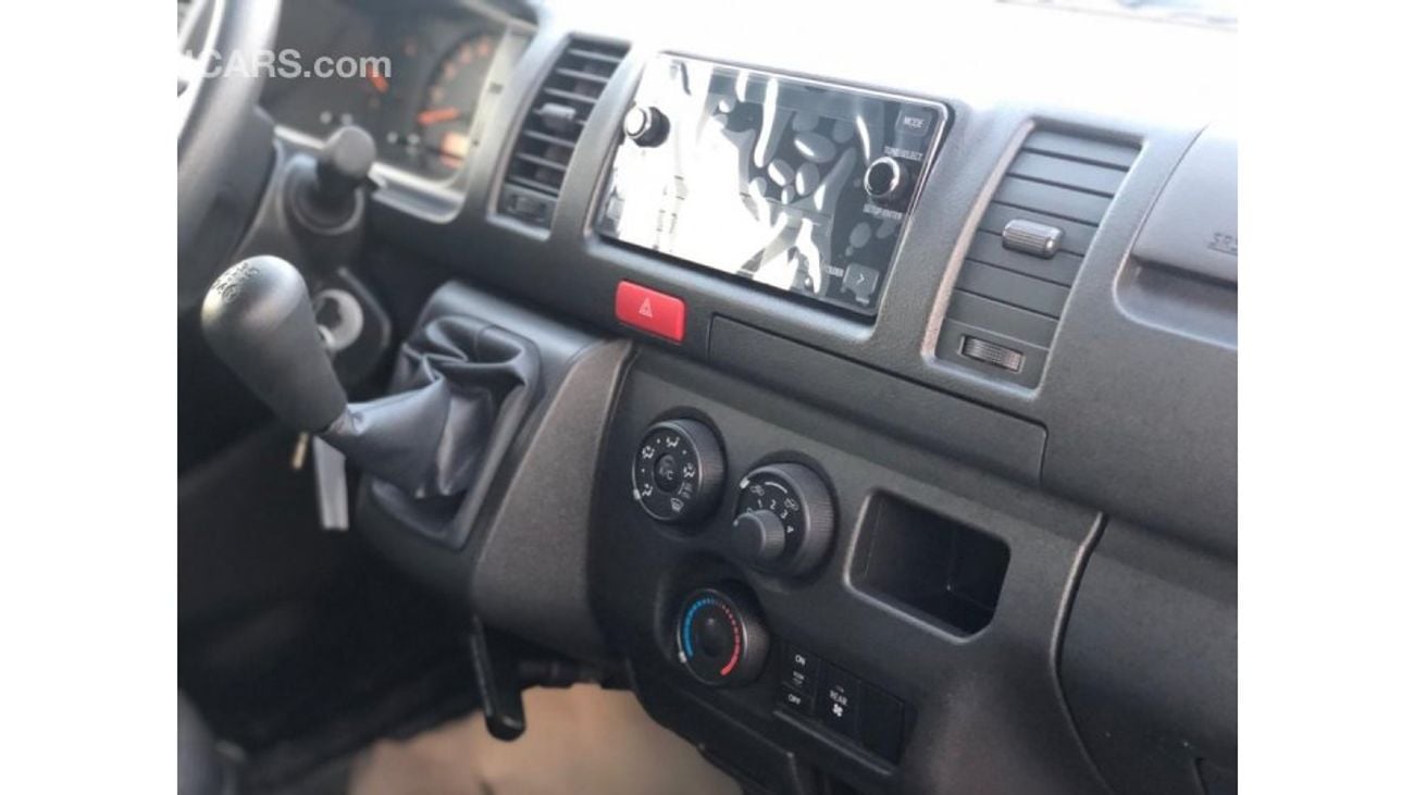 Toyota Hiace PETROL,2.7L,V4,15 SEATS,STANDARD ROOF (CODE # THW2021)