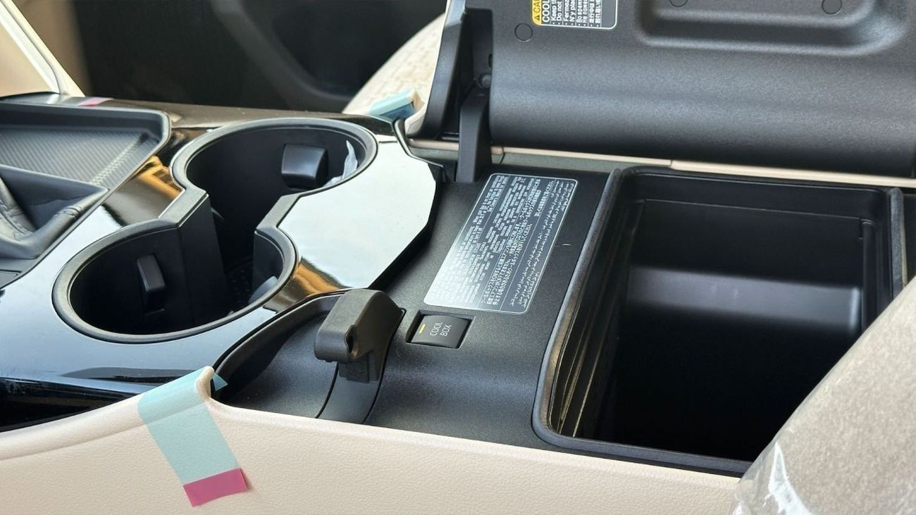 تويوتا لاند كروزر GXR2 3.3L Toyota LC300 3.3L GX-R Turbo Diesel AT