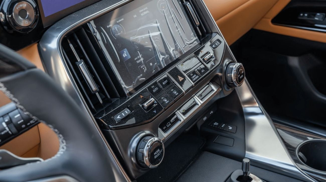 لكزس LX 700h SIGNATURE