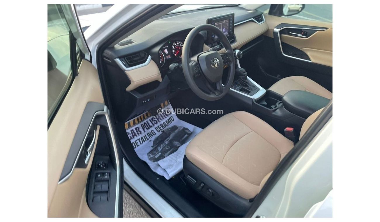 Toyota RAV4 2020 Toyota RAV4 XLE 2.5L V4 -