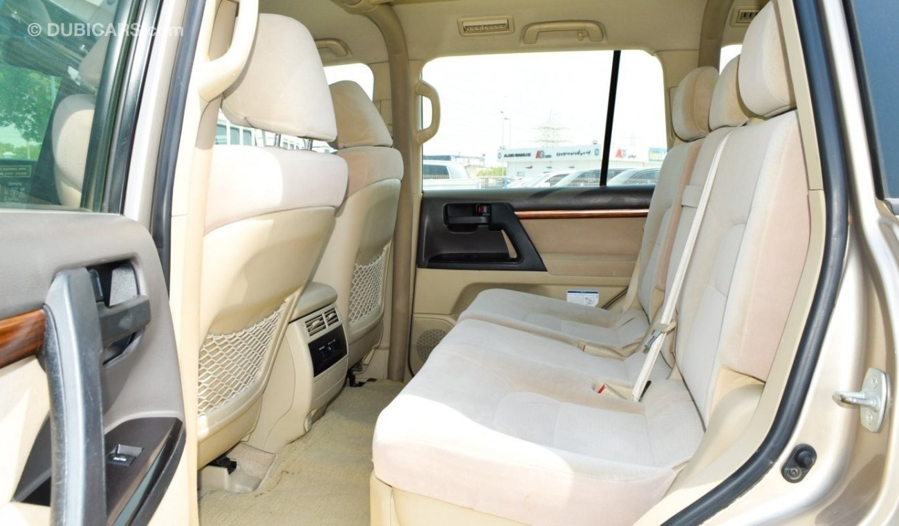 Toyota Land Cruiser Left hand drive electric seats V6 petrol Auto low kms built in air pressure system can be used in Du