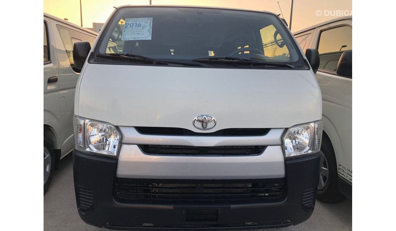 Toyota Hiace Toyota Hiace Passenger van 15 str,model:2016. Free of accident