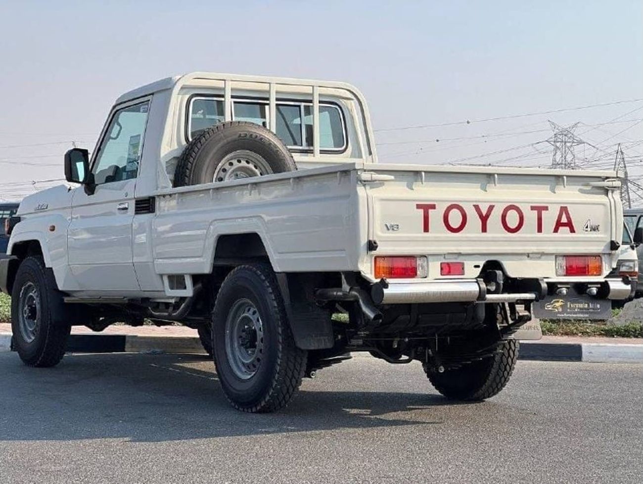 Toyota Land Cruiser Pick Up LC79 S/C 4.5L V8 DSL M/T //2024// STANDER OPTION WITH COOL BOX , AIR COMPRESSOR , WIRELESS CHARGER /