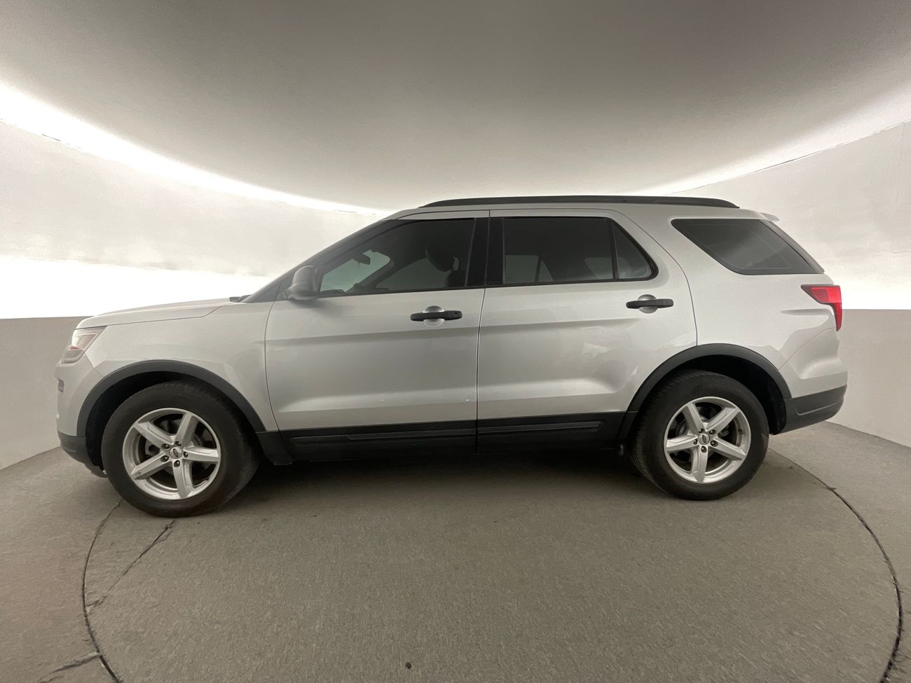 فورد إكسبلورر XL / Standard | National Day Celebration | شامل الضمان | 0 ﺪﻔﻋﺓ ﺃﻮﻟﻯ