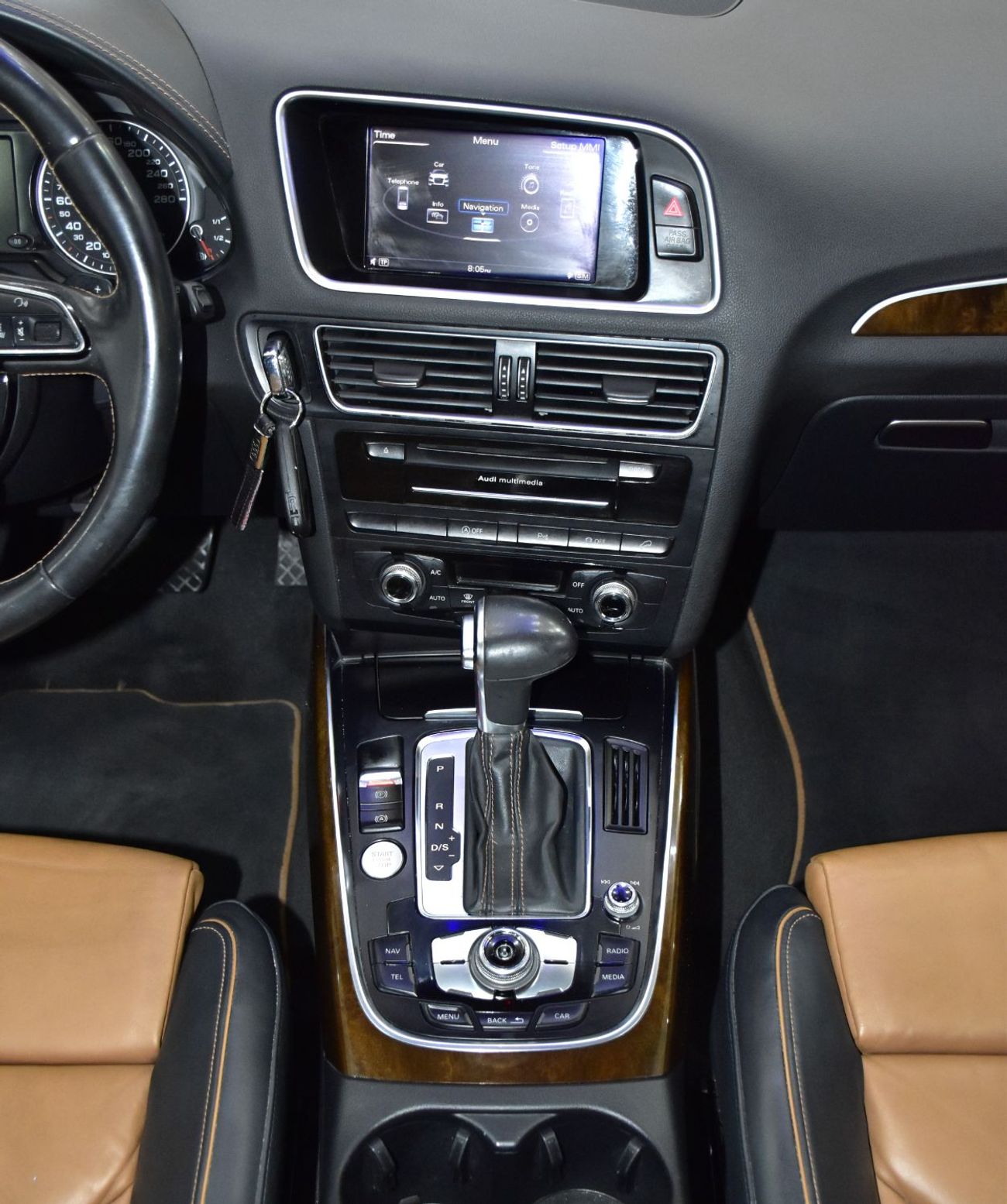 أودي Q5 EXCELLENT DEAL for our Audi Q5 S-Line 45TFSi Quattro ( 2016 Model ) in White Color GCC Specs