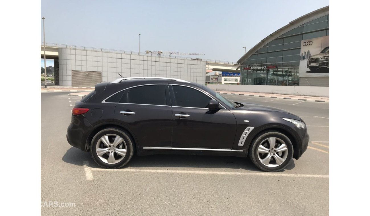 Infiniti FX35 FULL OPTION , MINT CONDITION