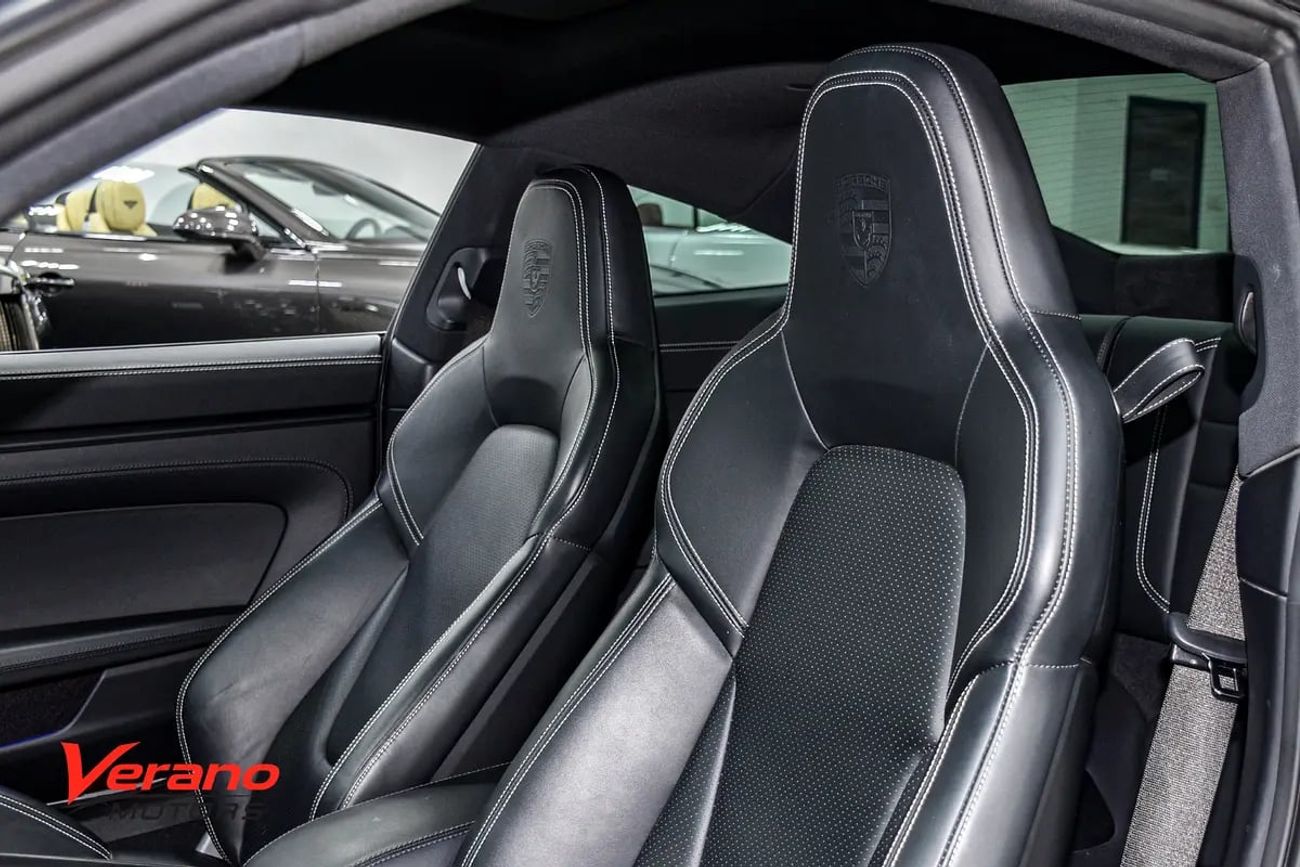 بورش 911 911 Carrera 4 GTS – Top Spec