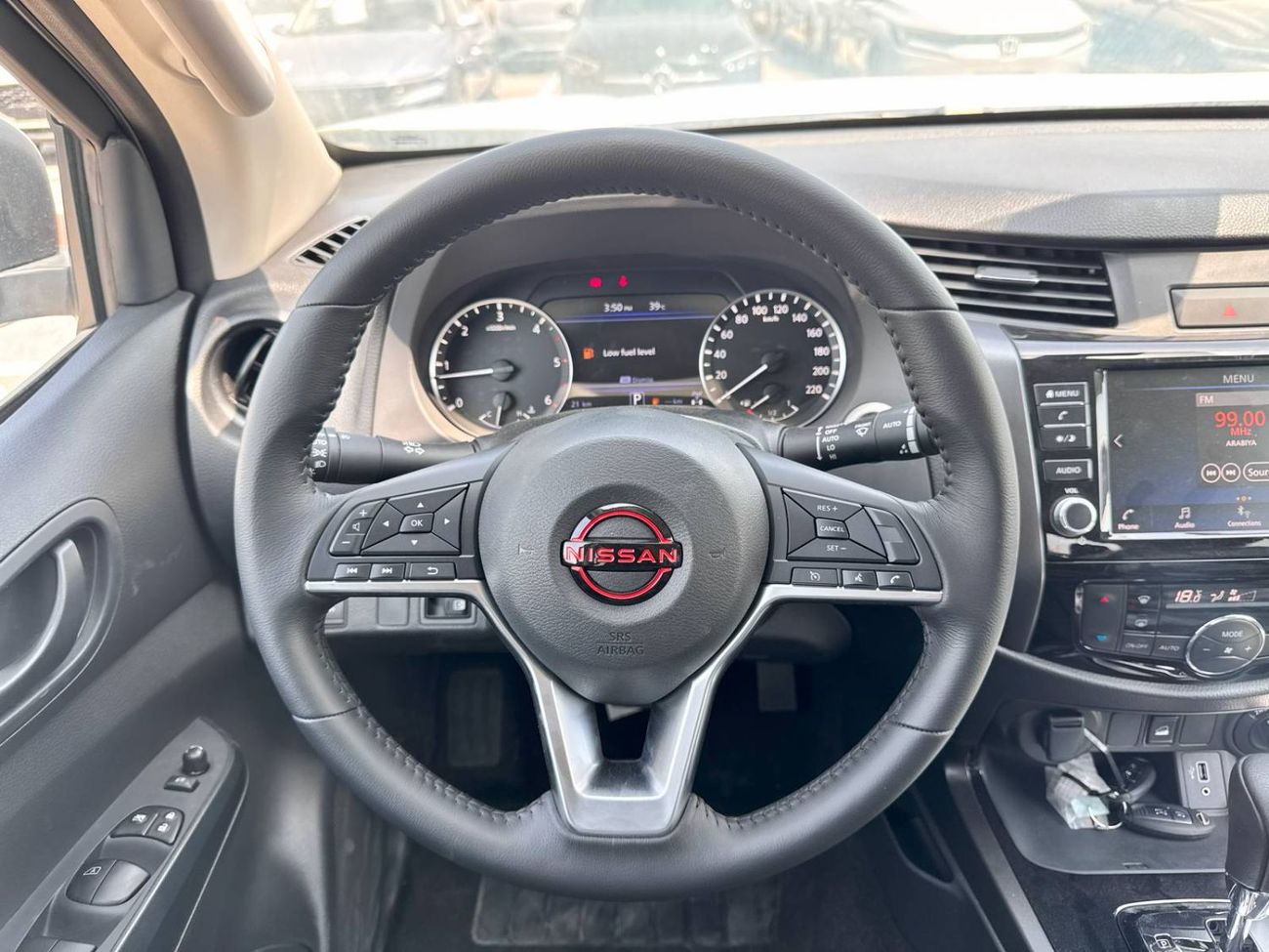 نيسان نافارا 2025 NISSAN NAVARA DOUBLE CABIN PRO 2.5L DIESEL 4WD AUTOMATIC BRAND NEW 0KM