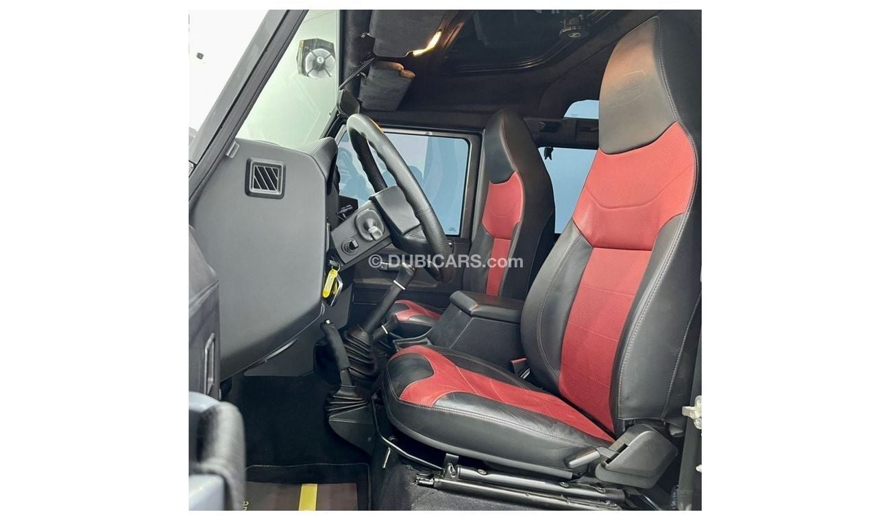 لاند روفر ديفندر 2016 Land Rover Defender 90, Full Service History, Warranty, GCC