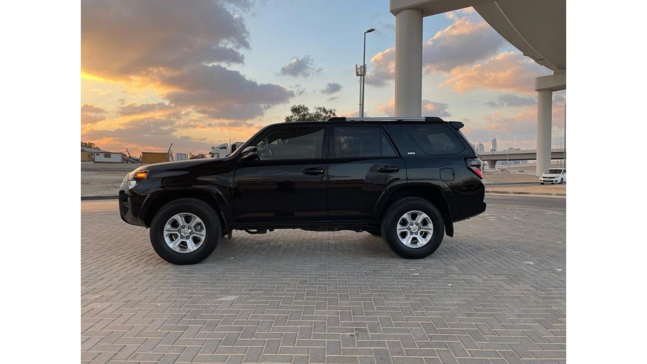 تويوتا Runner4 2021 SR5 PREMIUM SUNROOF 4x4 FULL OPTION US SPEC