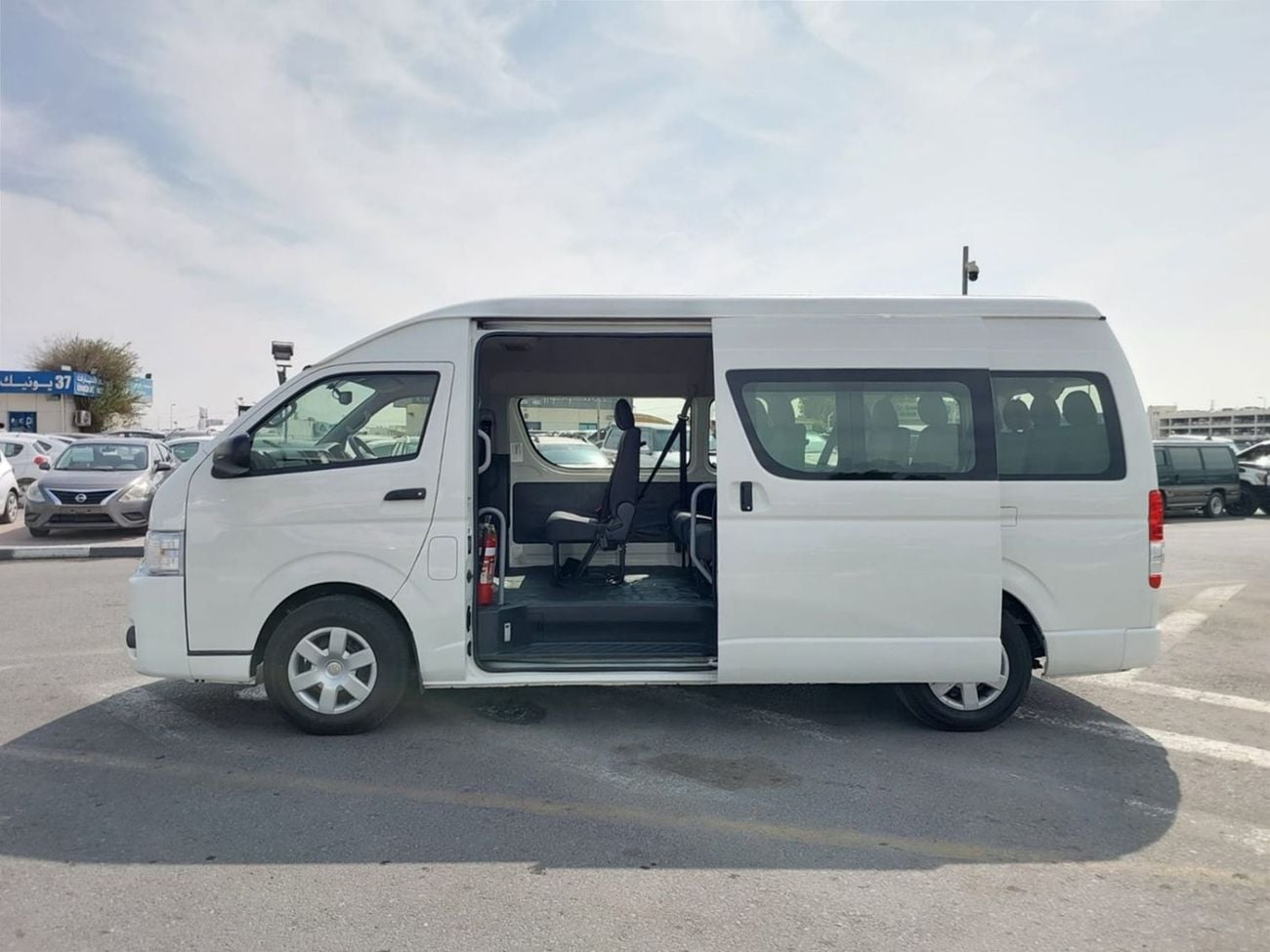 تويوتا هاياس (RAMADAN OFFER) TOYOTA HIACE COMMUTER VAN RHD 2018 MODEL 3.0 L DIESEL AUTOMATIC(PM36021)