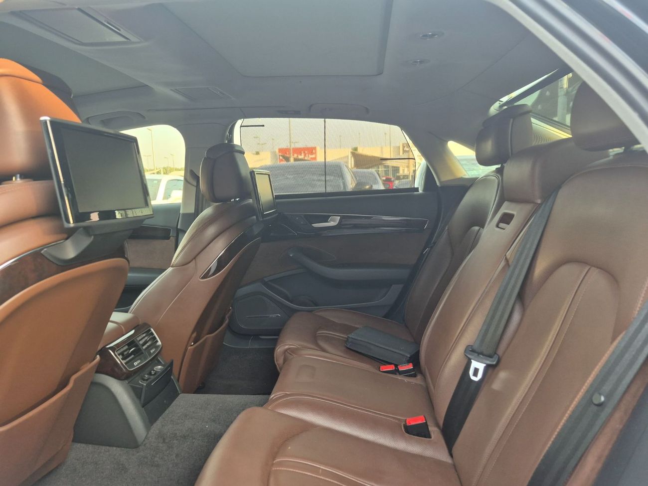 Audi A8 TFSI quattro 3.0L