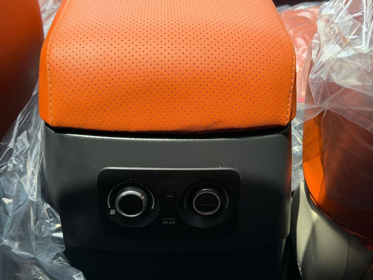 ميتسوبيشي باجيرو  3.5L Petrol | RockFord System | Sunroof