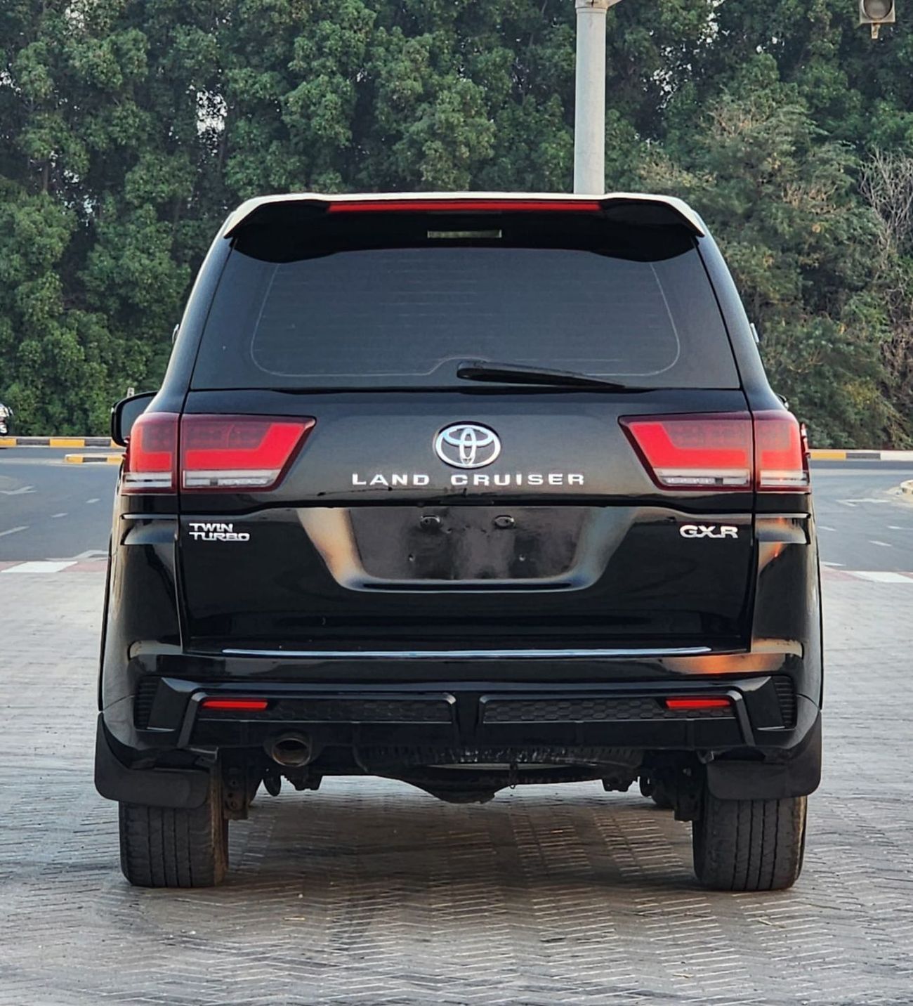 Toyota Land Cruiser GXR V8 MODEL 2015 UPGRADE 2024