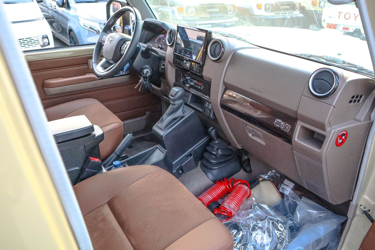 تويوتا لاند كروزر بيك آب Std 4.0L Double Cab Utility 4WD