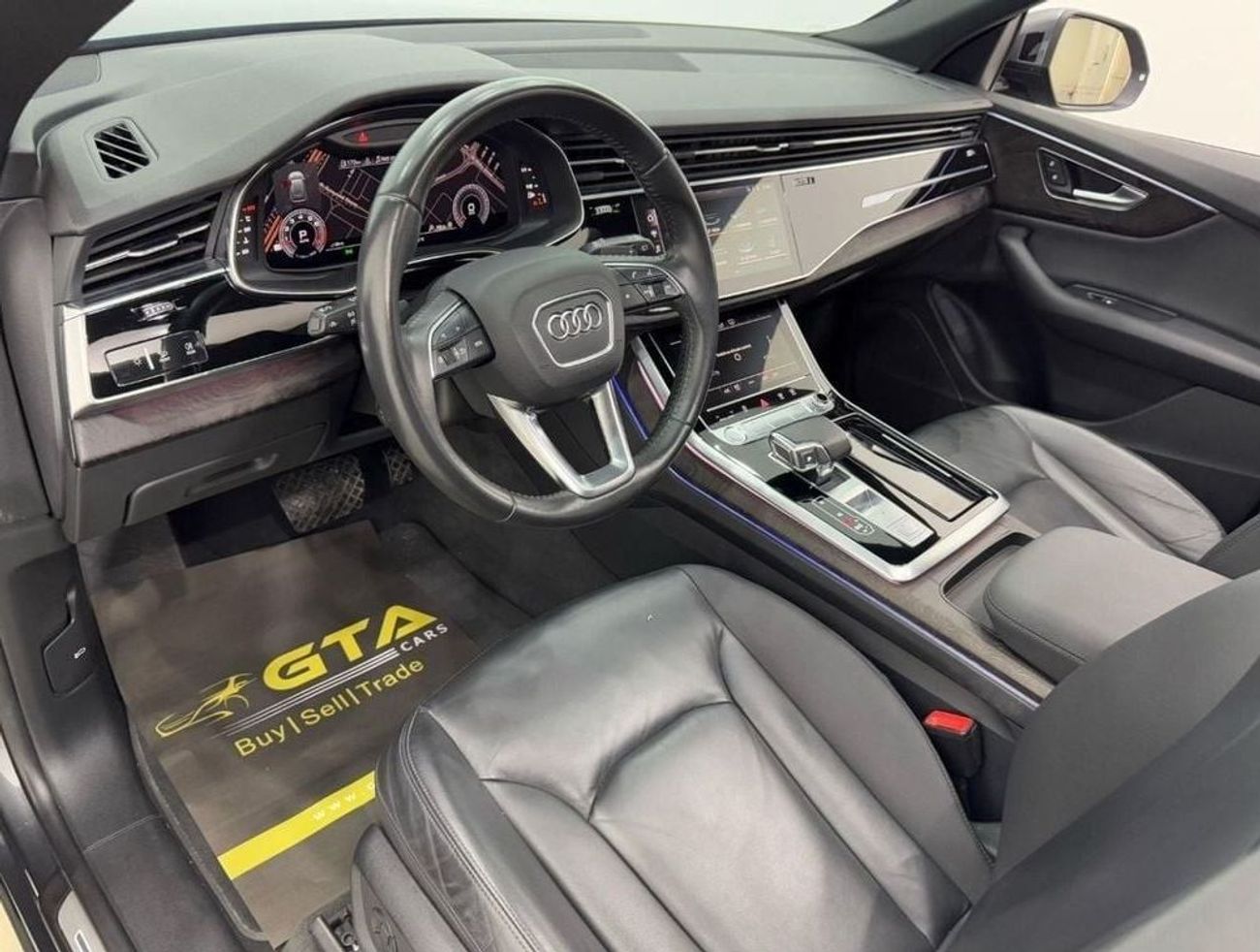 Audi Q8 55 TFSI quattro S-Line 3.0L (340 HP) 2020 Audi Q8 S-Line 55TFSI Quattro, Warranty, Full Service Hist