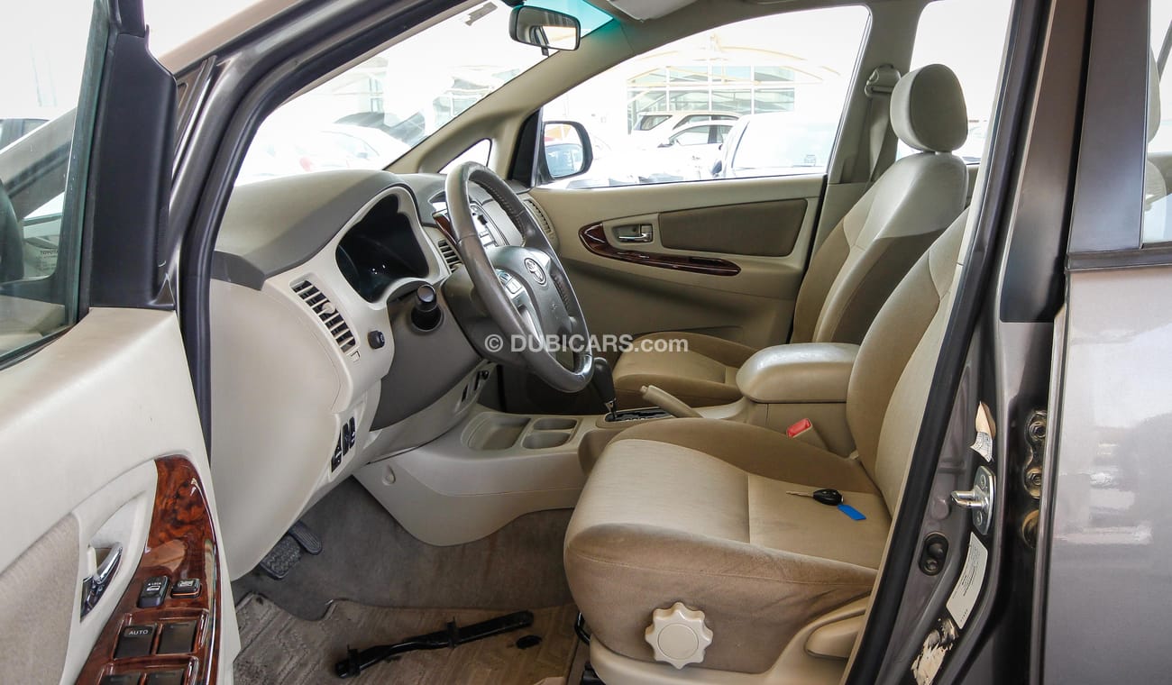 Toyota Innova 2.7G