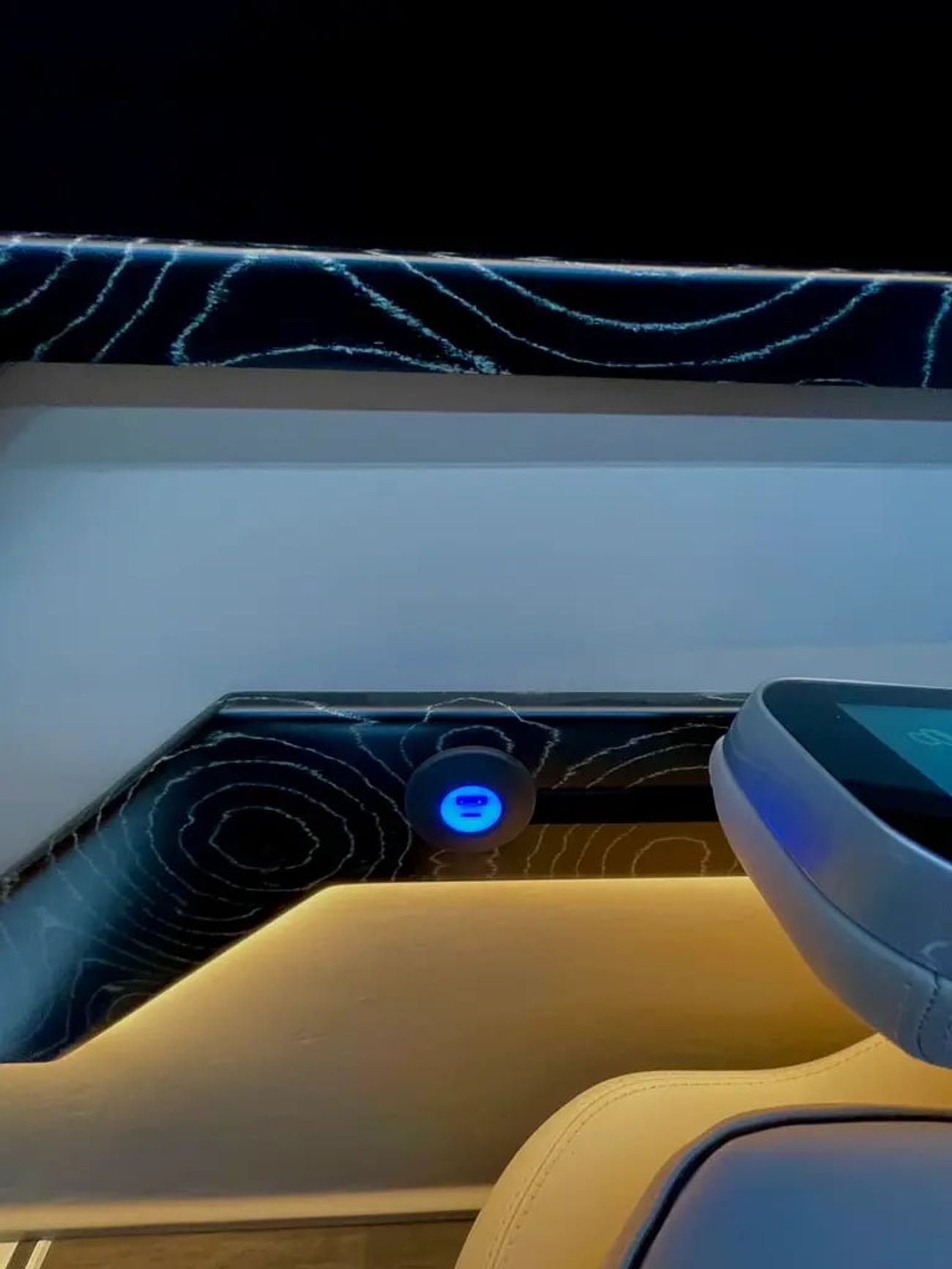 Mercedes-Benz Sprinter VVIP MERCEDES with Bathroom, Additional AC and Air Suspension - 2 Years Warranty VLINE