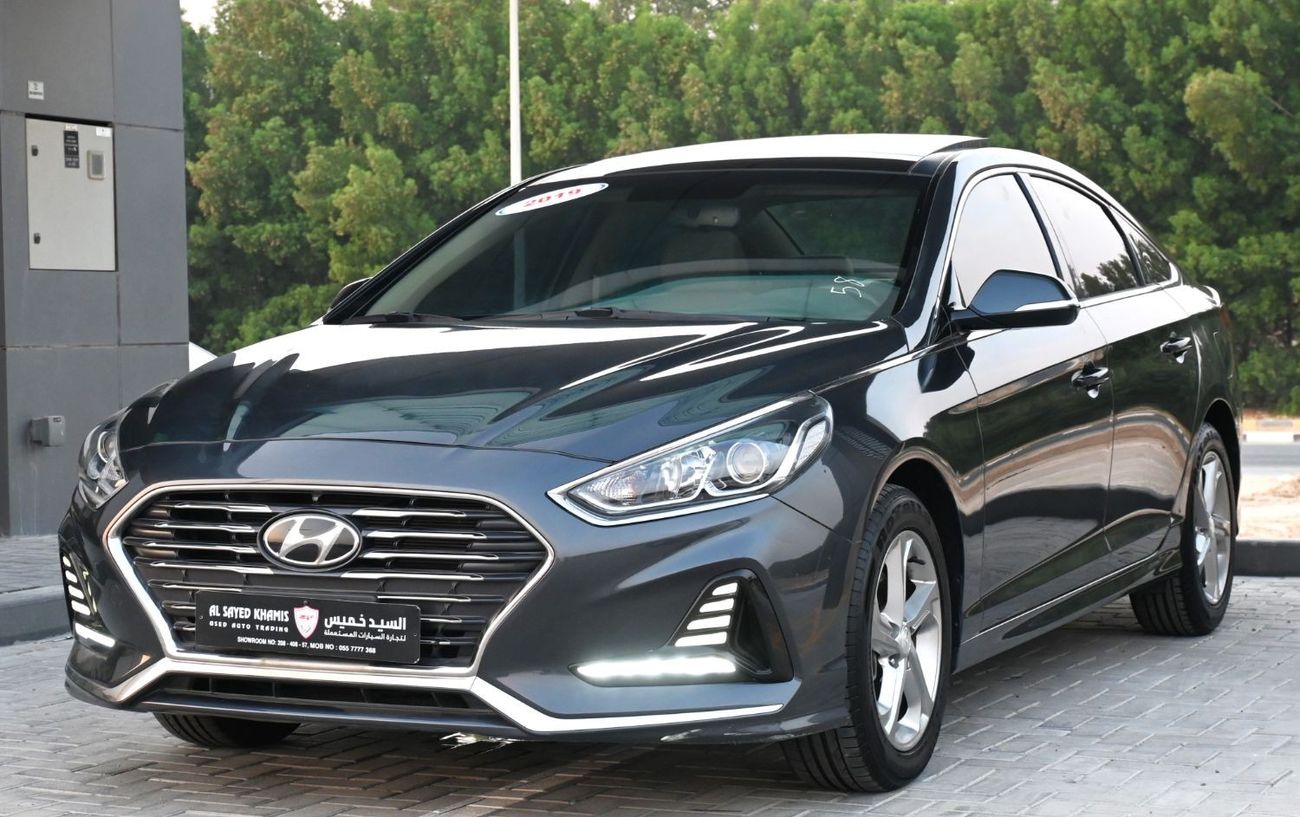 Hyundai Sonata Limited Hyundai Sonata 2019 GCC mid-range in excellent condition, inside and out