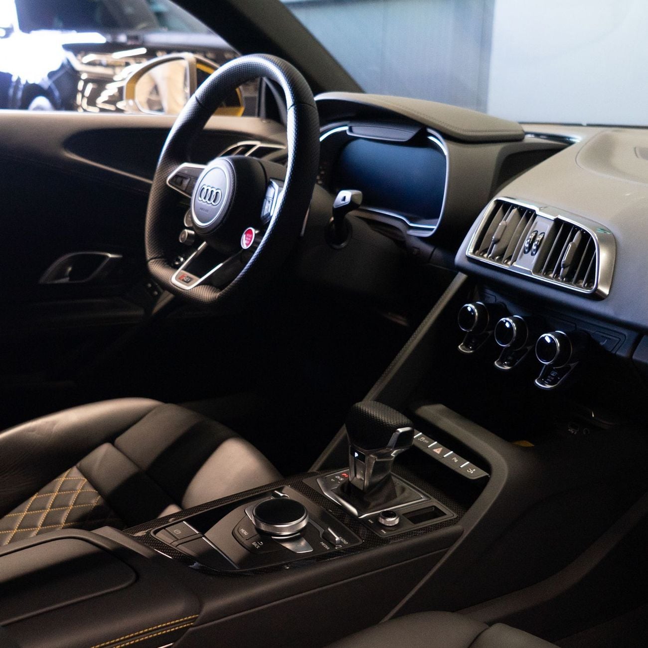 Audi R8 AED 12,457 pm • 0% Downpayment • Audi R8 • Agency Warranty And Service Contract