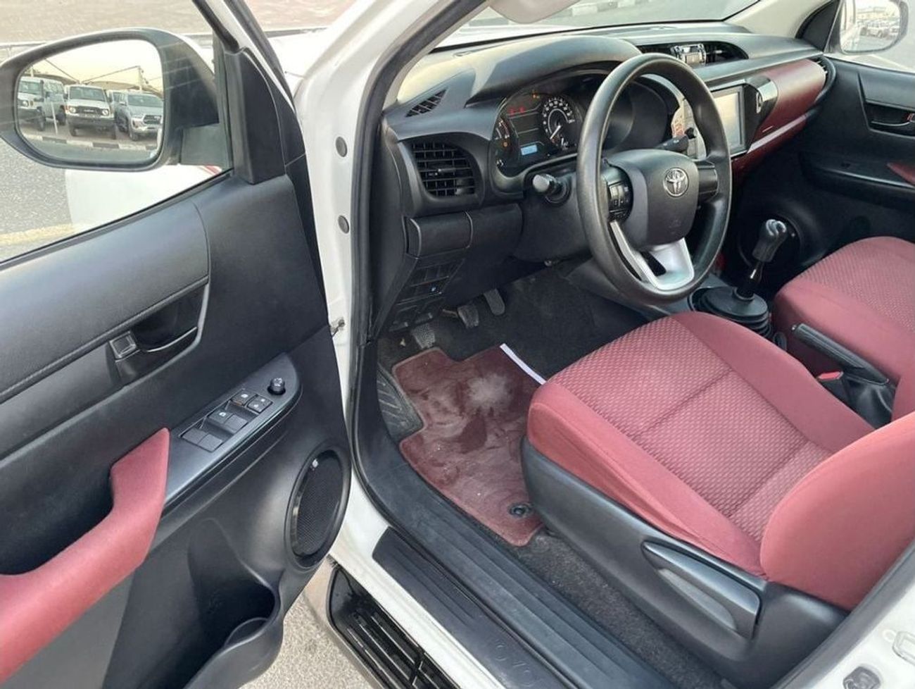 تويوتا هيلوكس 2022 Toyota Hilux Deisel Manual Transmission - 4x4 AWD - 2.4L V4 - Rear CAM - Auto Doors -