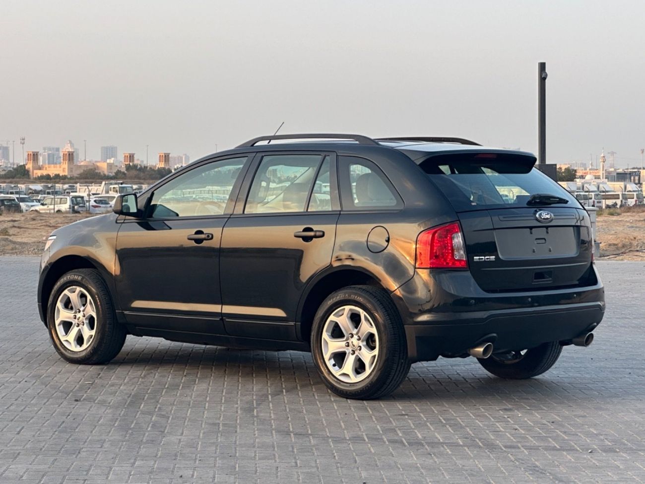 فورد إدج موديل 2014 خليجي حاله ممتازه من الداخل و الخارج