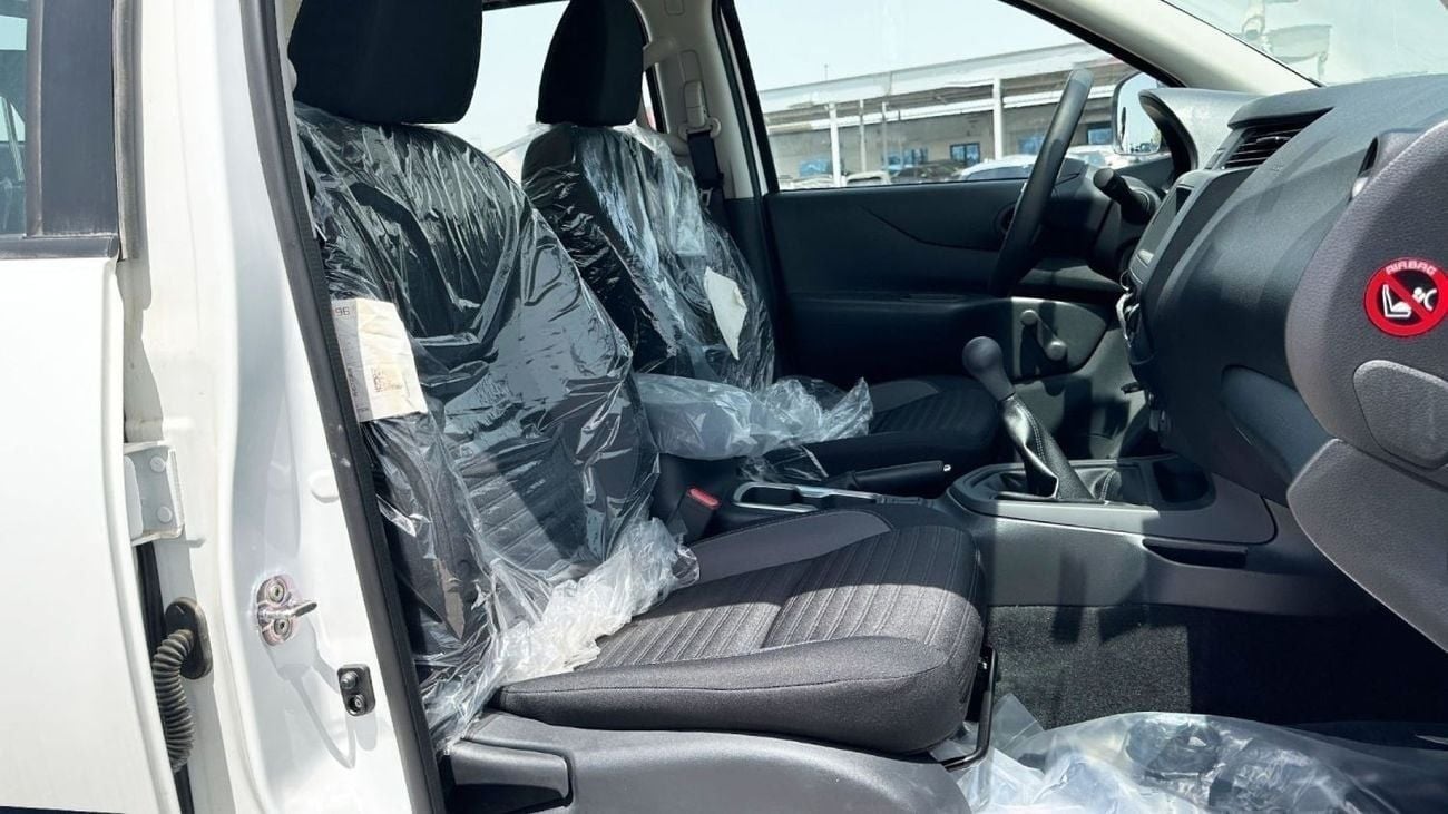 Nissan Navara Nissan Navara 2.5D XE 4X4 DC PLUS MT