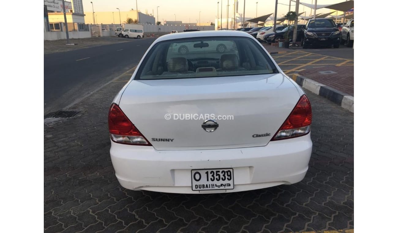 نيسان صني نيسان صني ٢٠١١ خليجي ممتازه جدان من الدخل والخارج