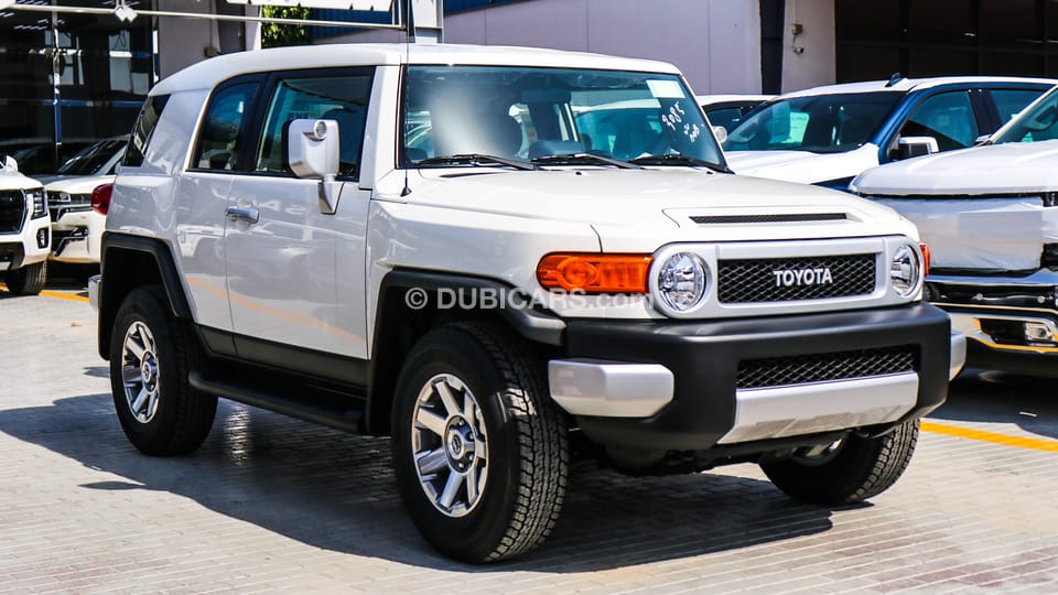 Toyota FJ Cruiser for sale. White, 2021