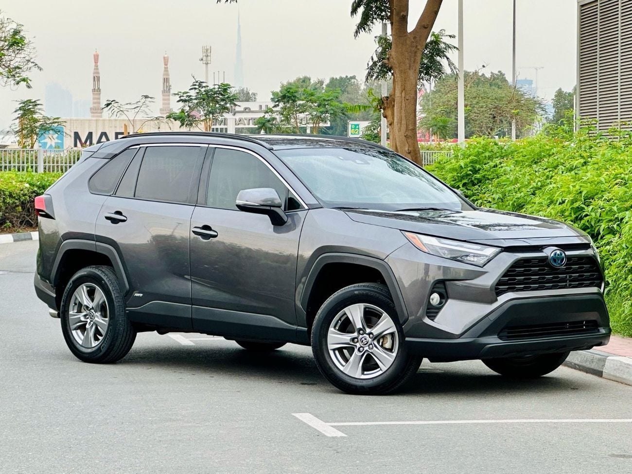 Toyota RAV4 XLE HEV 2022 Model XLE Hybrid 2.5L V4 Full Option Very Clean And Perfect condition