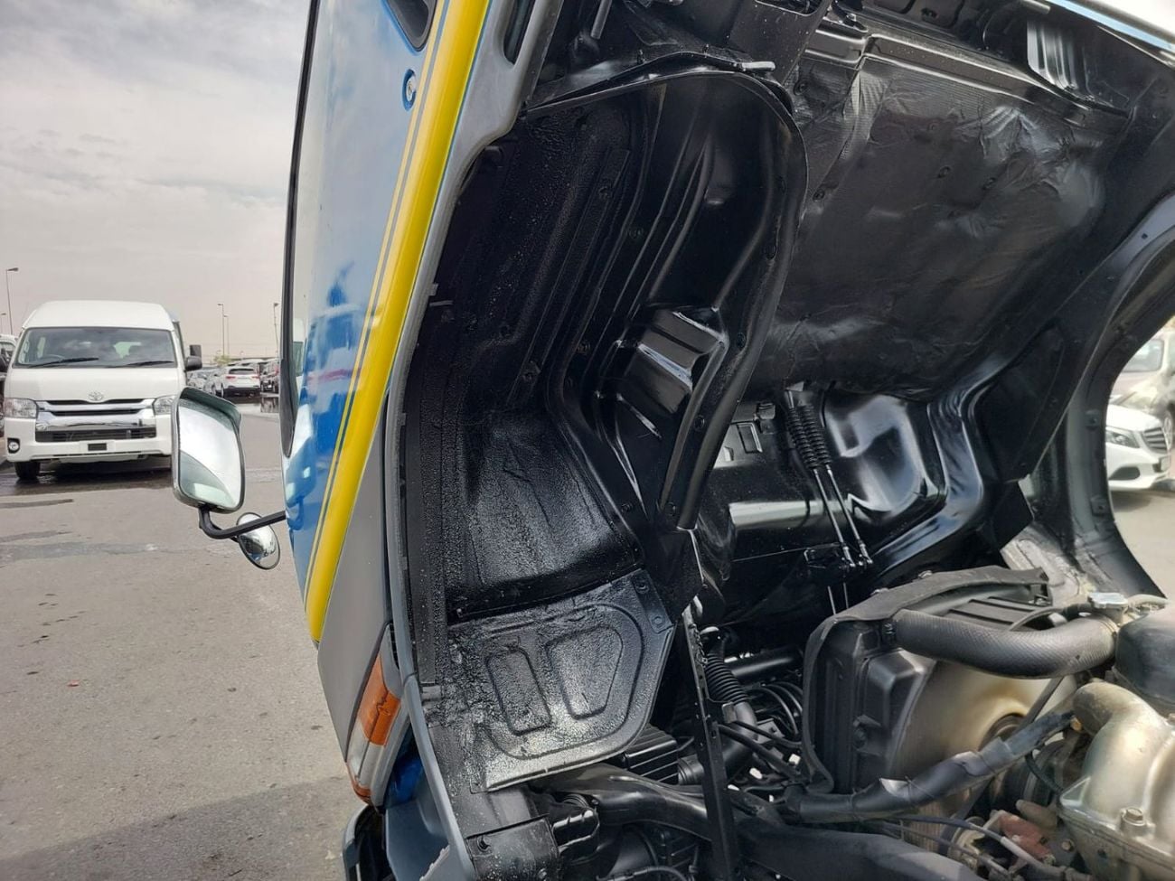 Mitsubishi Fuso Canter (RAMADAN OFFER) MITSUBISHI CANTER TRUCK RHD 1998 MODEL 4.5 L DIESEL MANUAL(PM30616)