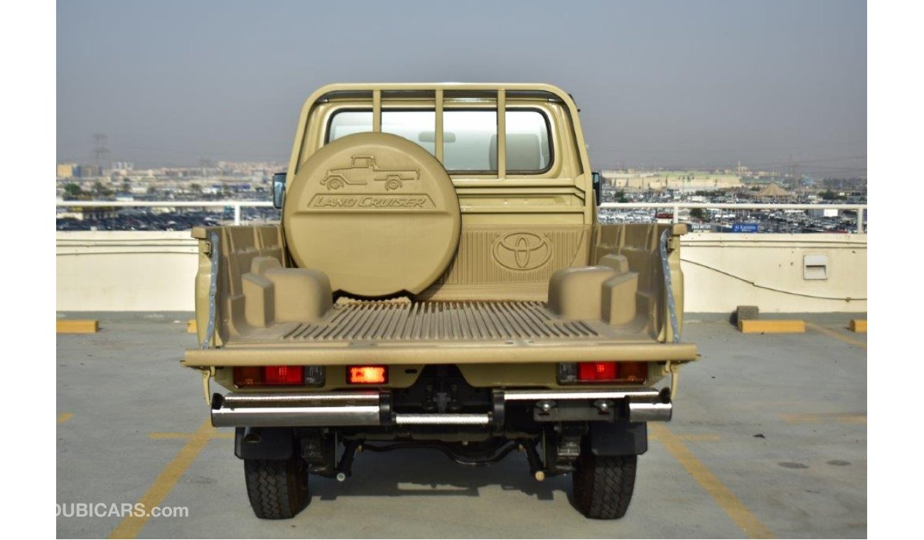 تويوتا لاند كروزر بيك آب 79 Single Cab Pickup Dlx V8 4.5l Diesel 4wd Manual Transmission