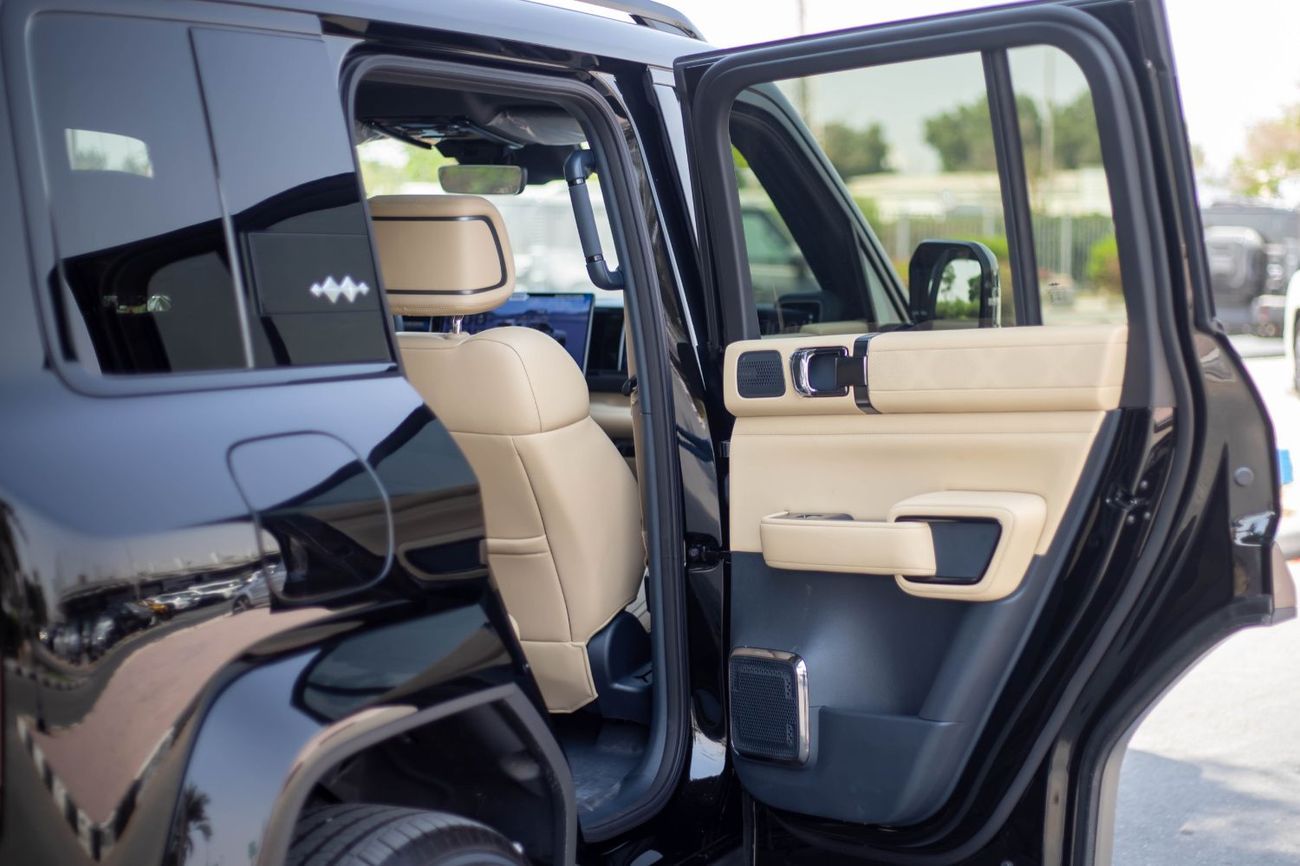 BYD Leopard 5 BYD LEOPARD 5 | ULTRA | 2 Deflock + Electric Side Step | EVS WARRANTY AND SERVICE 5 Years