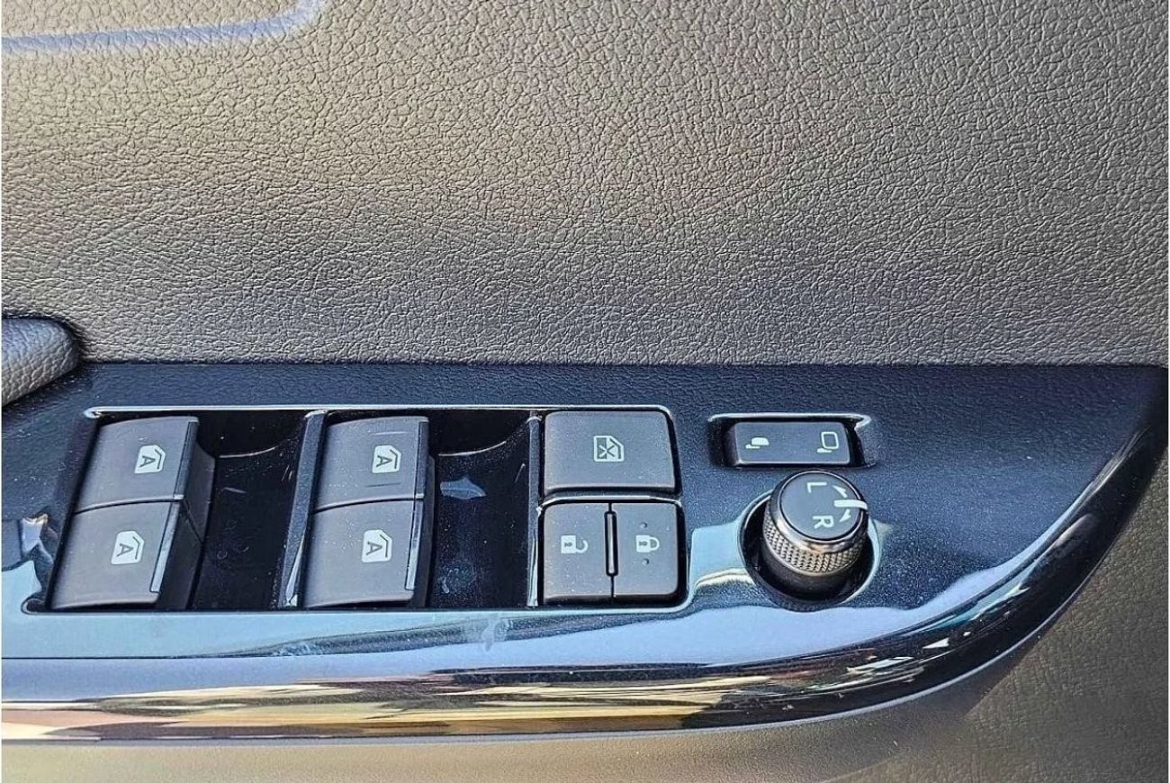 Toyota Hilux DC ADVENTURE 2.8D AT 4X4 MY2024 - BLACK