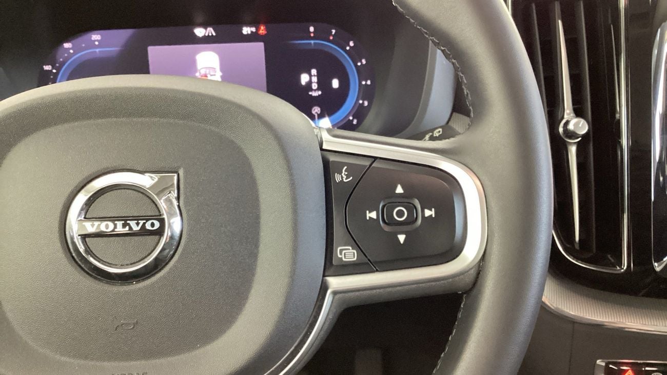 فولفو XC 60 B5 CORE AT | شامل الضمان | 0 ﺪﻔﻋﺓ ﺃﻮﻟﻯ