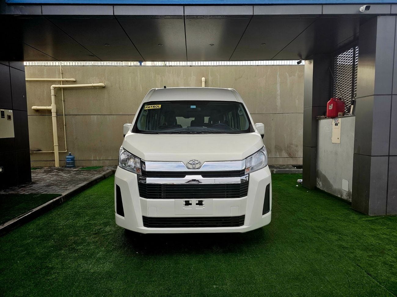 Toyota Hiace GL PASSENGER/ PATROL MANUAL/ 3.5 V6/ LOW MILEAGE