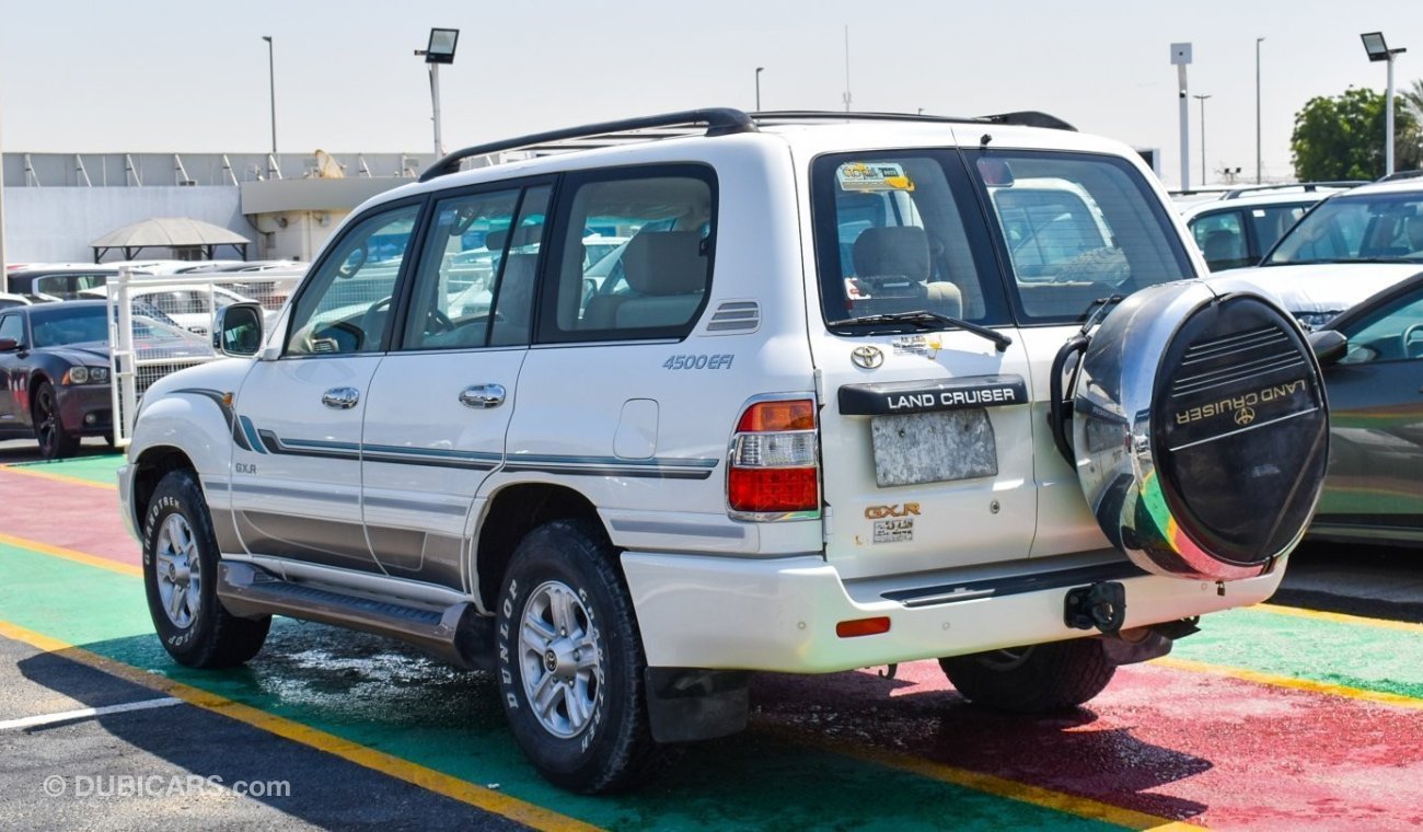 Toyota Land Cruiser GXR V6