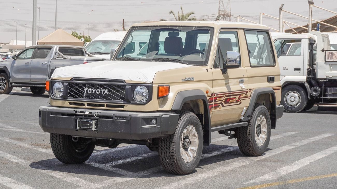 تويوتا لاند كروزر 70 LX 4.0 L V6