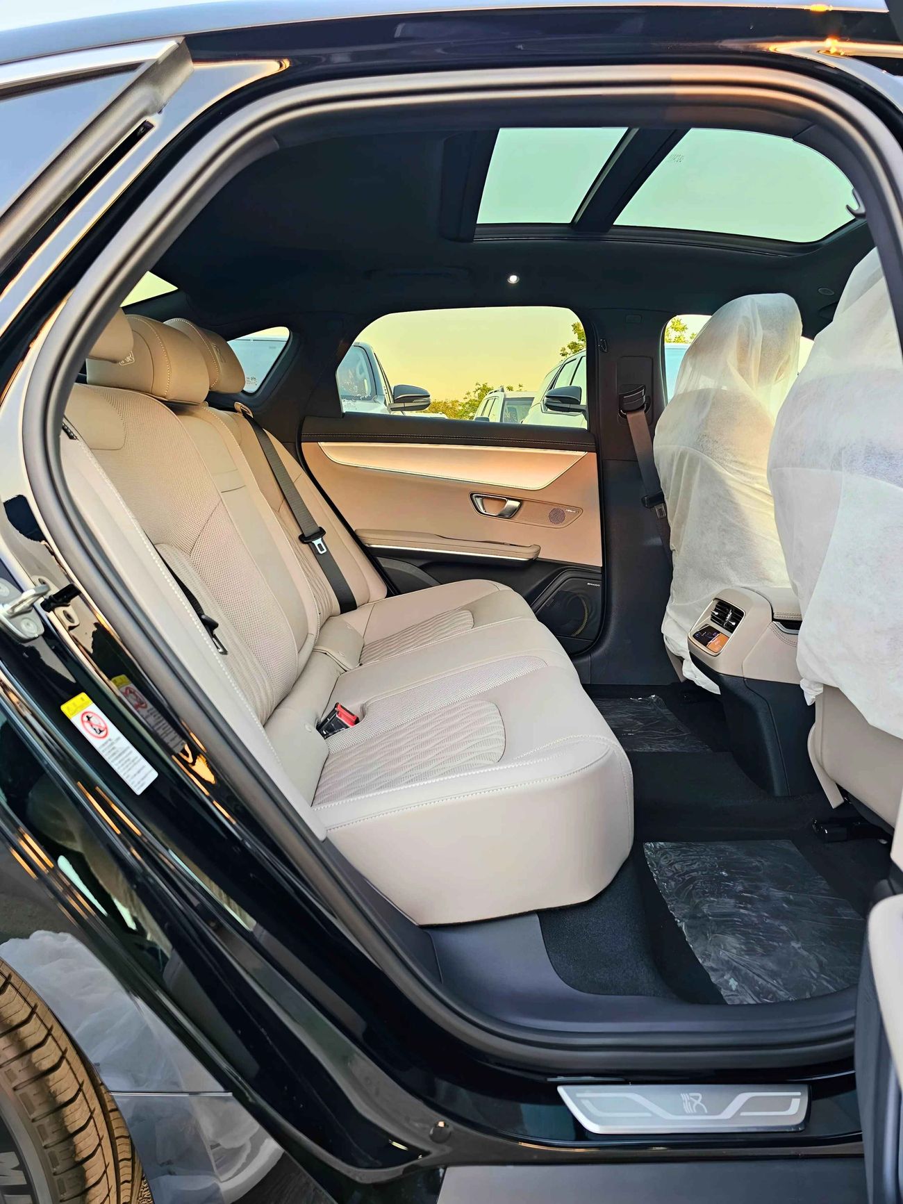 بي واي دي هان Electric / Full Option With HUD Panoramic Roof / 360* Camera (CODE # 69069)