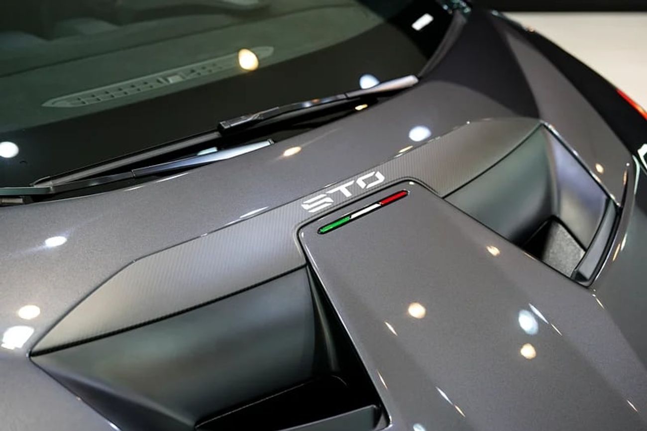 Lamborghini Huracan LP 620-2 Super Trofeo, STO, BRAND NEW, Full Sticker Exterior Pack, Lift System, Apple Carplay, GCC