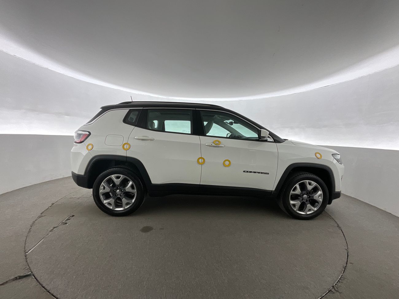 جيب كومباس Limited | شامل الضمان | 0 ﺪﻔﻋﺓ ﺃﻮﻟﻯ