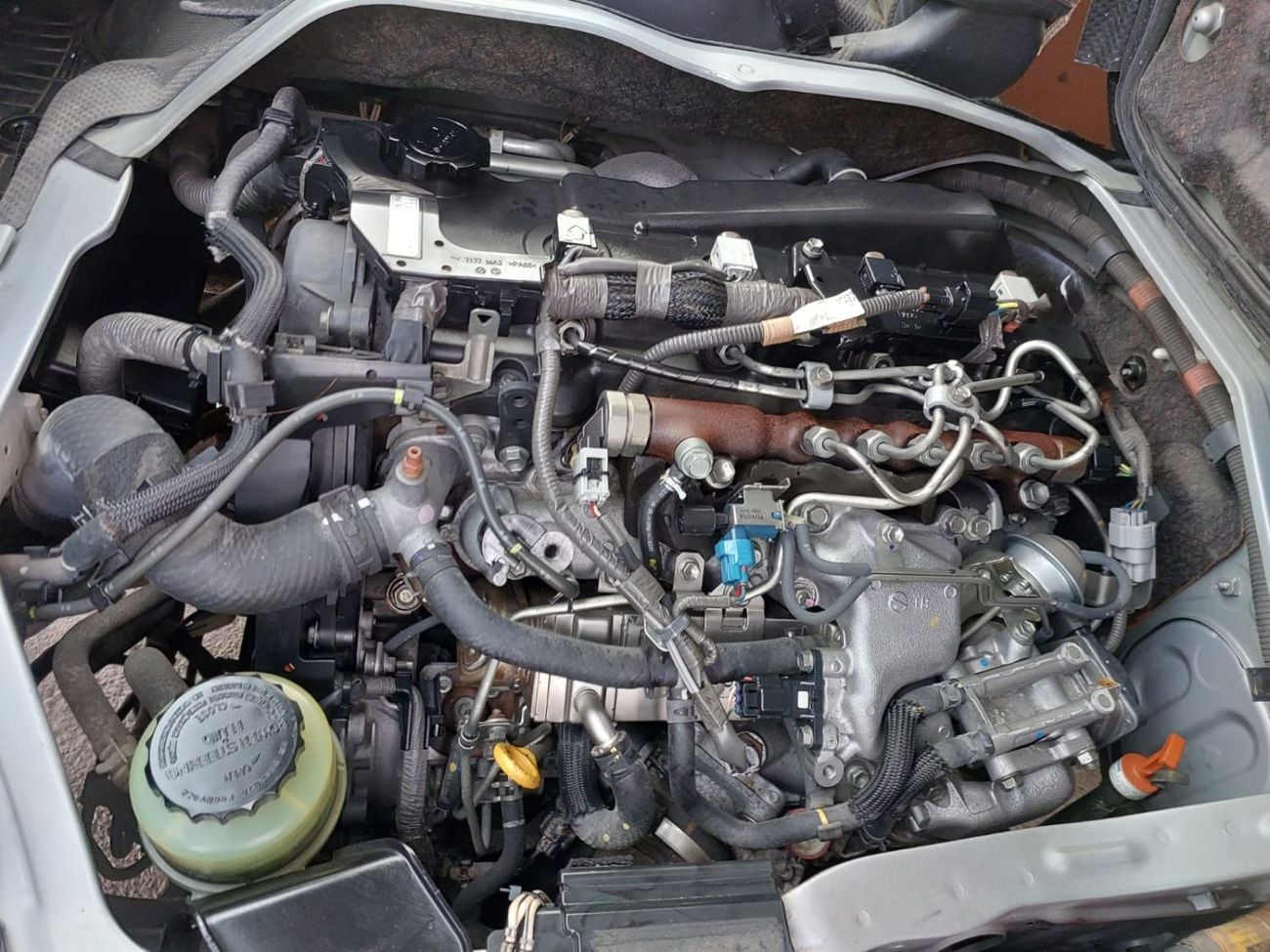 Toyota Hiace (RAMADAN OFFER) TOYOTA HIACE VAN RHD 2014 MODEL 3.0 L DIESEL AUTOMATIC(PM14281)