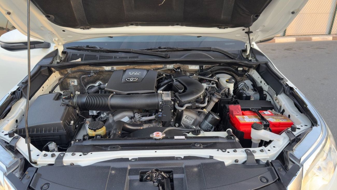 Toyota Fortuner GXR 4.0L (278 HP)